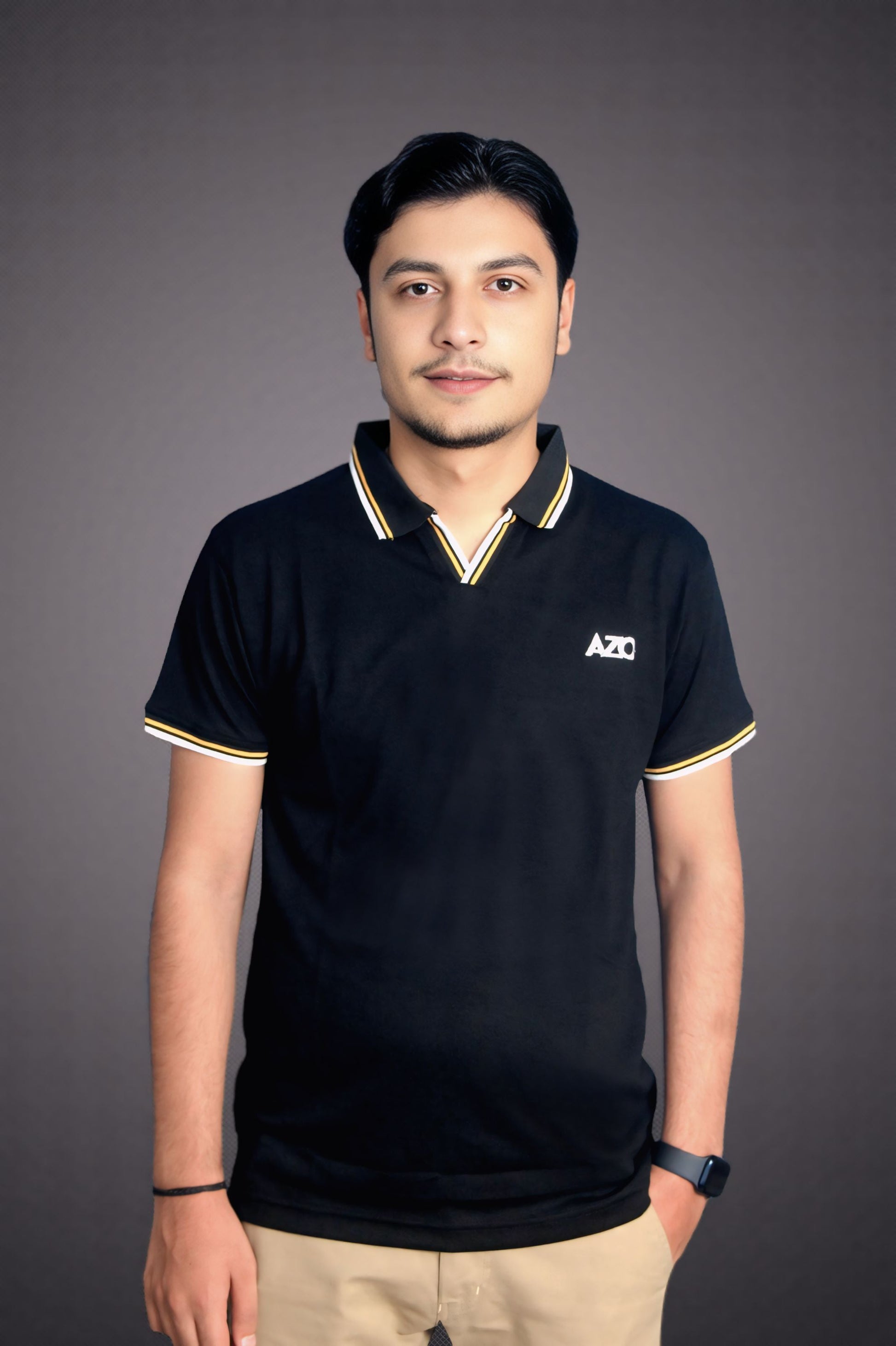 AZO Signature Polo - Jet Black, front view tipped collar detail